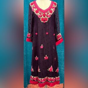 Elegant Indian Style Floral Embroidered Dress O/S